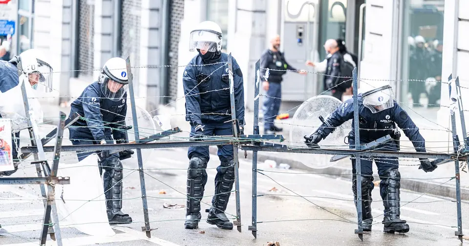 Violent disorder on margins of Brussels protests: homemade explosives discovered and bystander assaulted