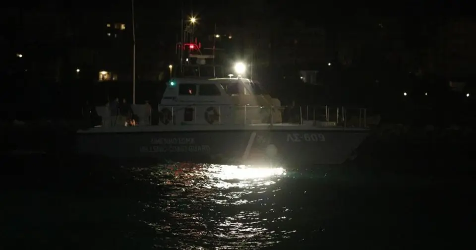 123 migrants rescued south of Crete – Two 18-year-olds arrested as smugglers