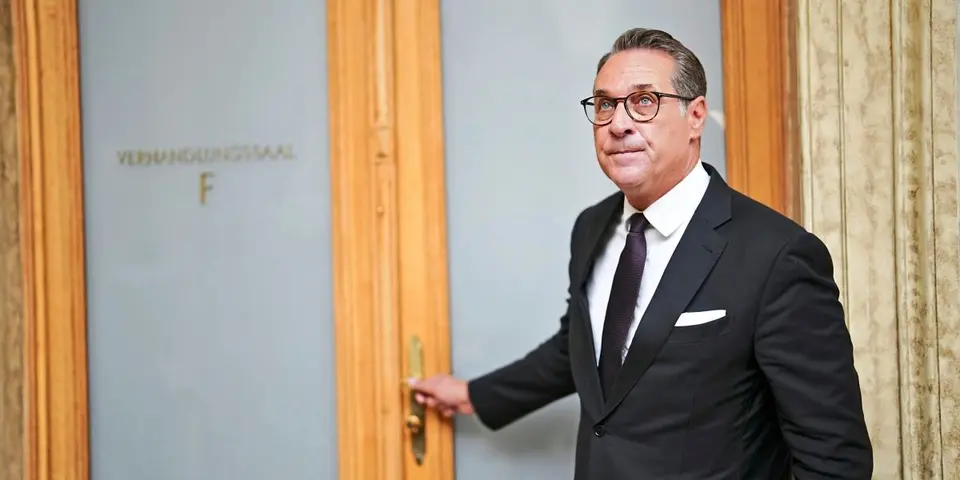 Strache trial begins in Vienna: ex-FPÖ chief in court over insurance affair