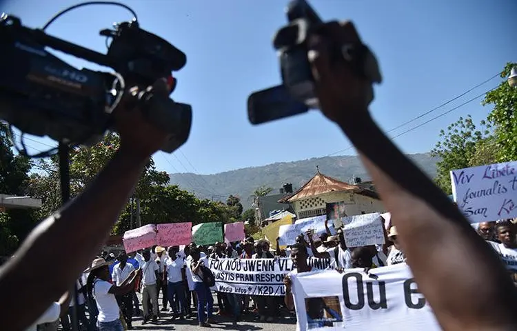 Journalistes haïtiens victimes d'enlèvements et meurtres : l'IAPA dénonce l'impunité