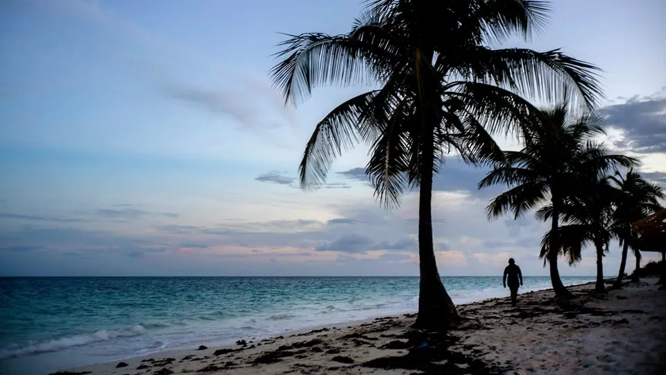 Michigan man released by Bahamas police after wife fell overboard from boat