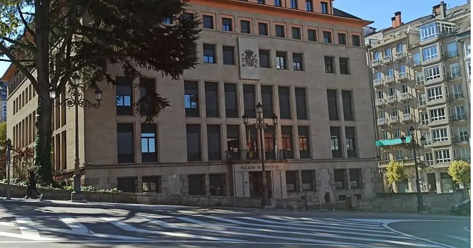 Una amiga de la víctima alertó a su familia tras ver mensajes «obscenos» en el juicio por agresión sexual en Ourense