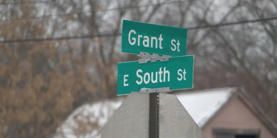 19-year-old woman kidnapped and robbed by "friends" in Akron, Ohio; one arrested