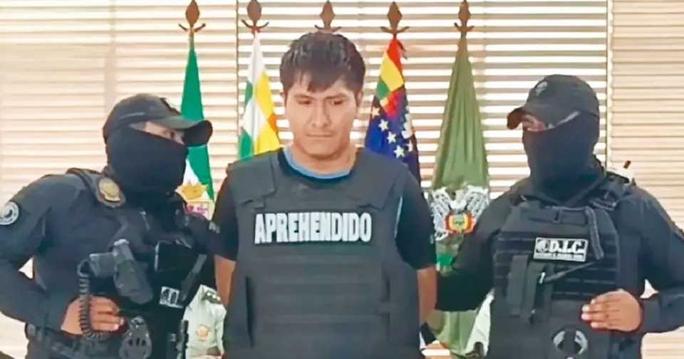 30 años de cárcel para hombre que grabó su apellido en la espalda de su víctima en Santa Cruz