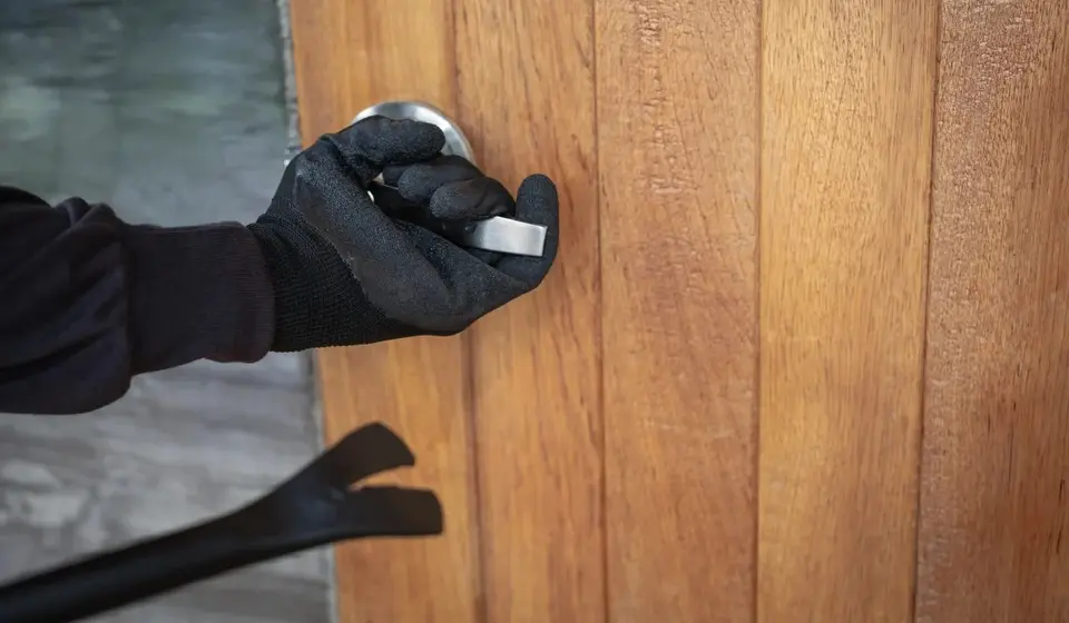 Two arrested for burglary of vacant property in Germasogeia, Limassol