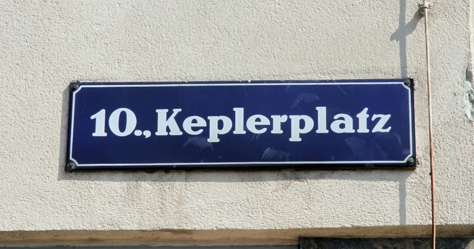 Robbery at Keplerplatz: Briton injures bystander with broken bottle to throat