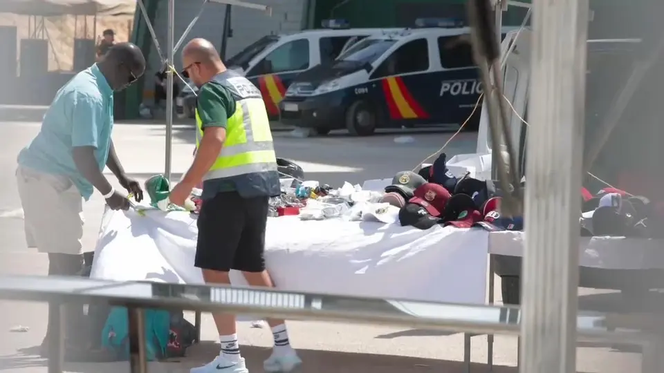 Redada antifalsifficación en mercadillo de Elche moviliza 200 agentes de Policía, Europol e Interpol