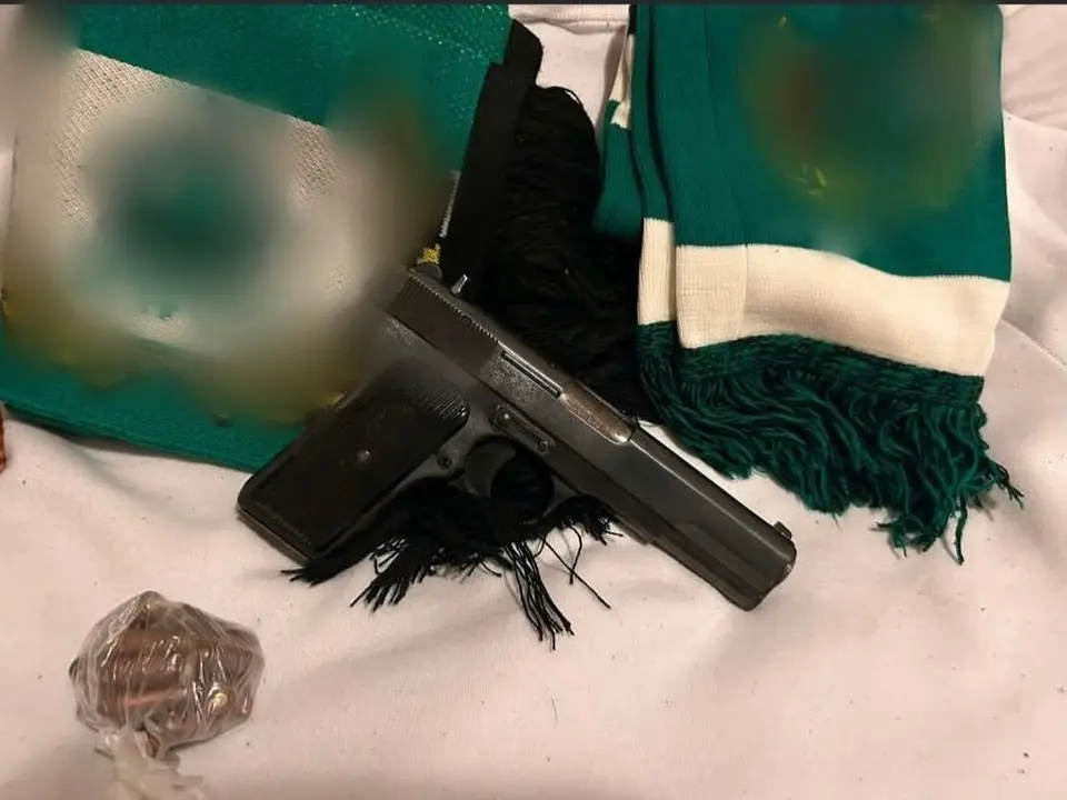 Arrestation à Oujda : un supporter du MCO diffuse une image d'arme sur les réseaux sociaux
