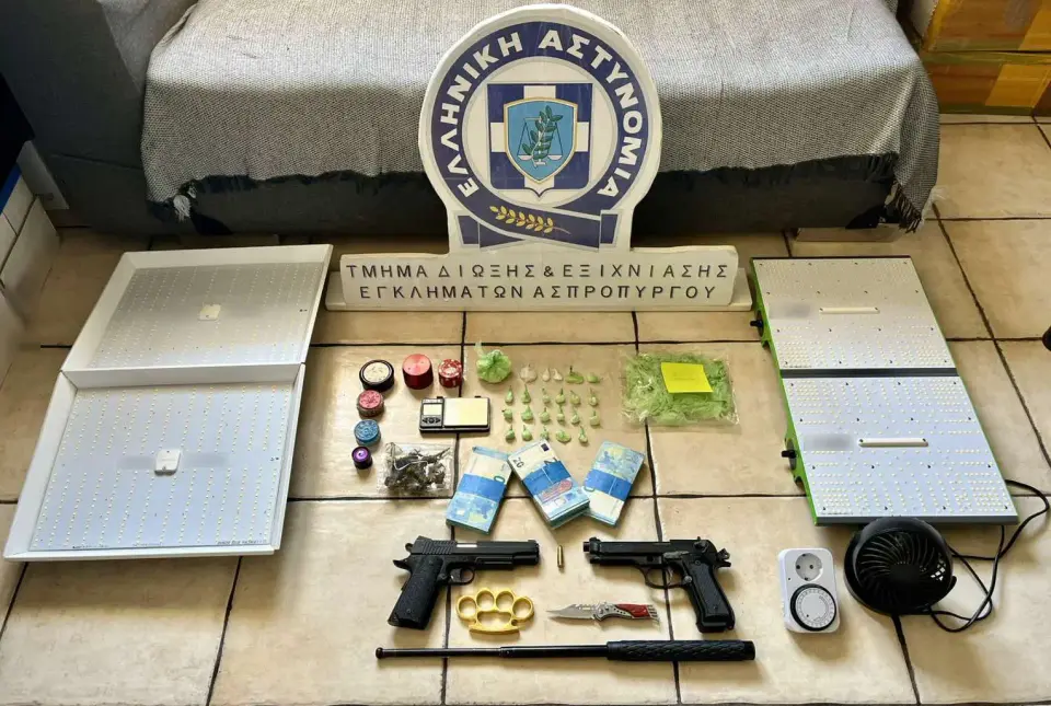 22-year-old arrested in Agioi Anargyroi for drug trafficking via "hairdressing salon"