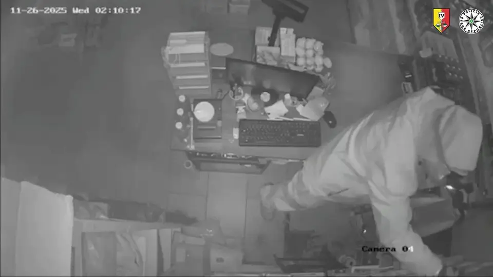 Pražský zloděj vloupáním do 20 provozoven pomocí jateční pistole dostal 25 měsíců