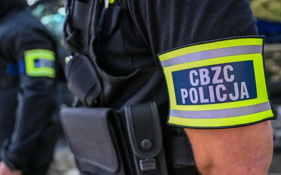 Zatrzymani sprawcy fałszywych alarmów bombowych u Kaczyńskiego, Cenckiewicza i w TV Republika