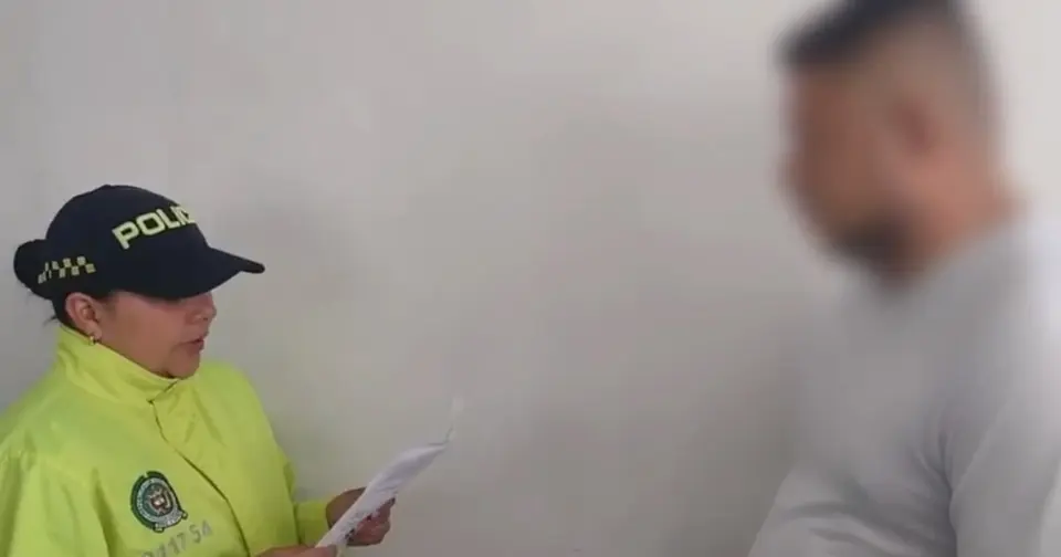 Hombre de 33 años es recluido en cárcel por presuntos abusos sexuales contra sus dos hijas en Bogotá