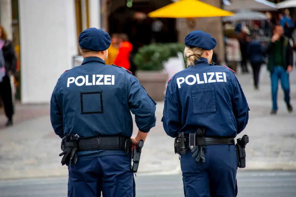Aggressiver Alkoholeinfluss: Mann greift in Klagenfurt Ordner und Exekutive an