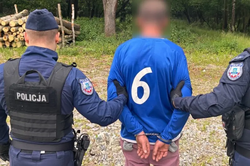 Napad z młotkiem na stację paliw. Sprawca w rękach policji