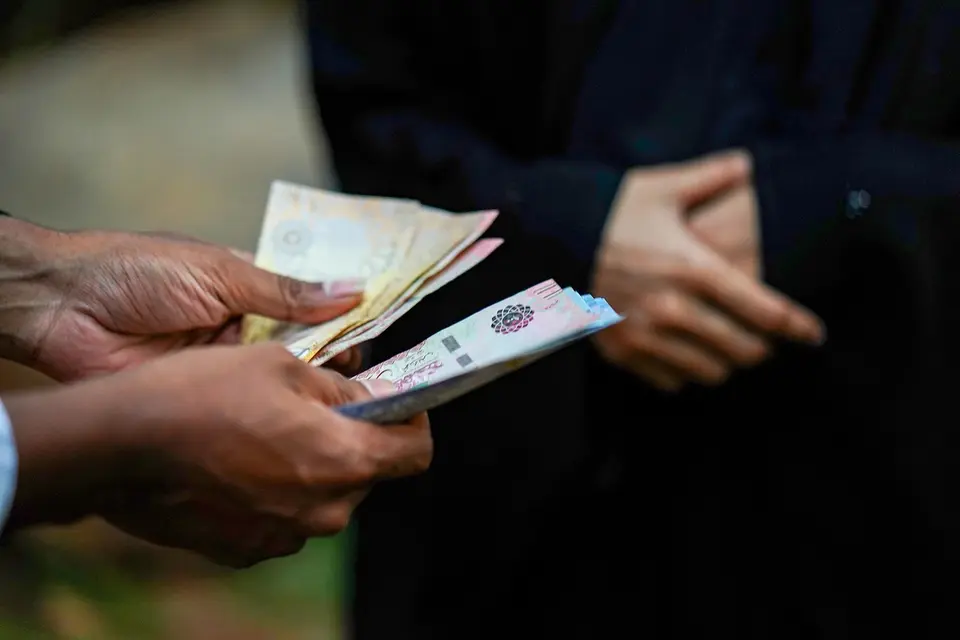 Complex turistic din Vâlcea, amendat cu 1,88 milioane lei după salarii „la negru" de 4,3 milioane