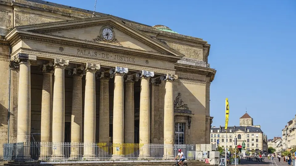 Mort d'un SDF à Alençon : quatre jeunes mis en examen, dont un pour meurtre