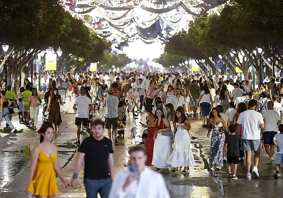 Detenido en la Feria de Málaga por tocamientos a dos jóvenes en una caseta