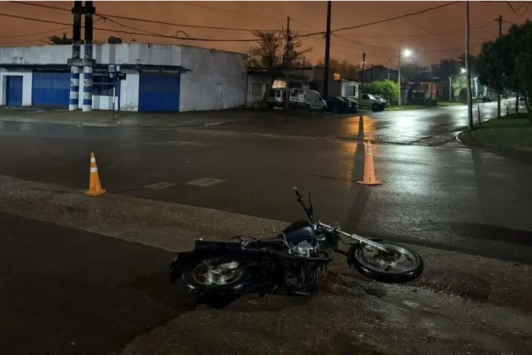 Aprehenden a automovilista que embistió una moto y huyó en zona de Paysandú
