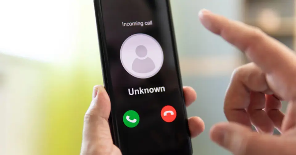 „Telia" ir policija senjorams siūlo atmintinę prieš telefoninius sukčius