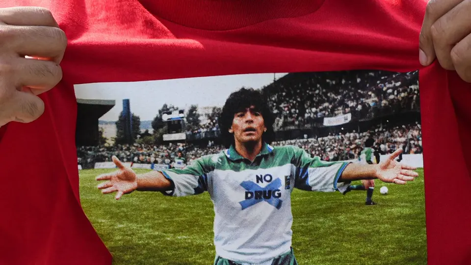 Sojenje zdravnikov po Maradonovi smrti prekinjeno zaradi napačnih ledvičnih izvidov