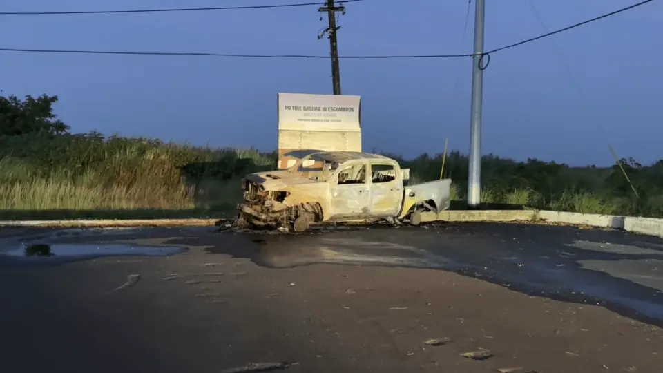 Armed Men Hijack Truck in Toa Baja, Set It Ablaze After Dumping Driver