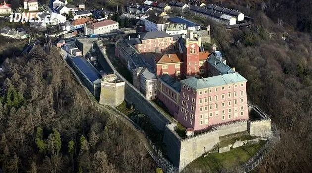 Public prosecutor recommends charging repeat offender with murder of woman in Mírov; faces exceptional sentence