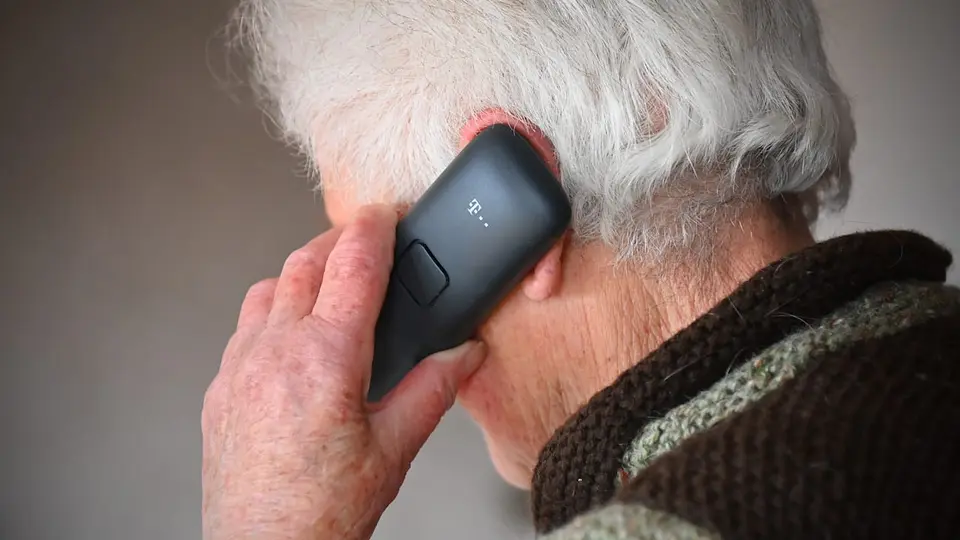Schockanruf in Hessen: 90-Jähriger verliert 450.000 Euro an falschen Polizisten