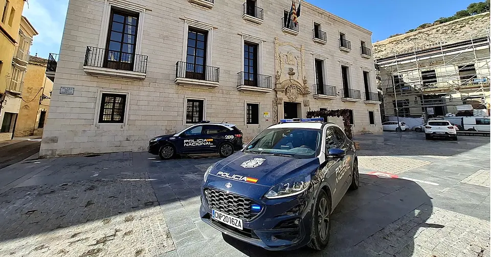 Property administrator arrested in Orihuela for defrauding two homeowner associations of €17,800