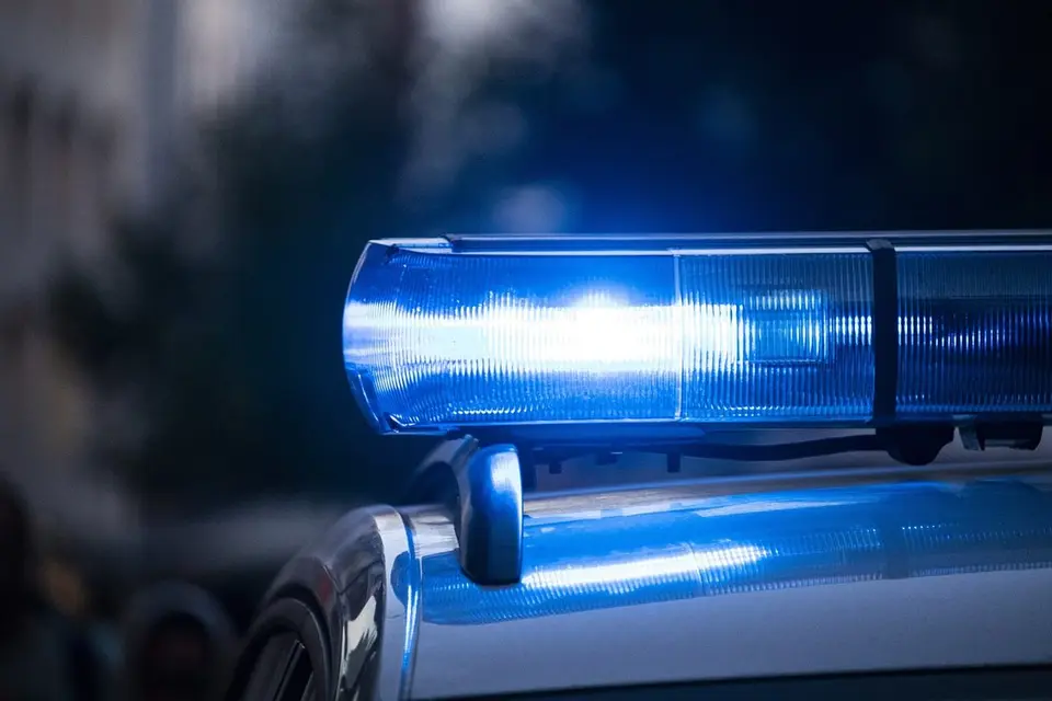 Raser-Paar flieht vor Polizei auf Hulftegg – Taser-Einsatz nach Widerstand