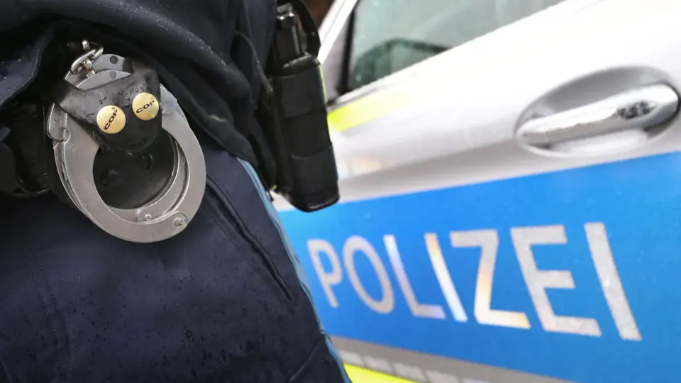 Mann bedroht Passanten mit Stechbewegungen am Sendlinger-Tor-Platz – kein Messer gefunden