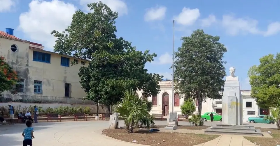 Policía investiga destrucción de busto de Martí en Valle Grande, La Habana