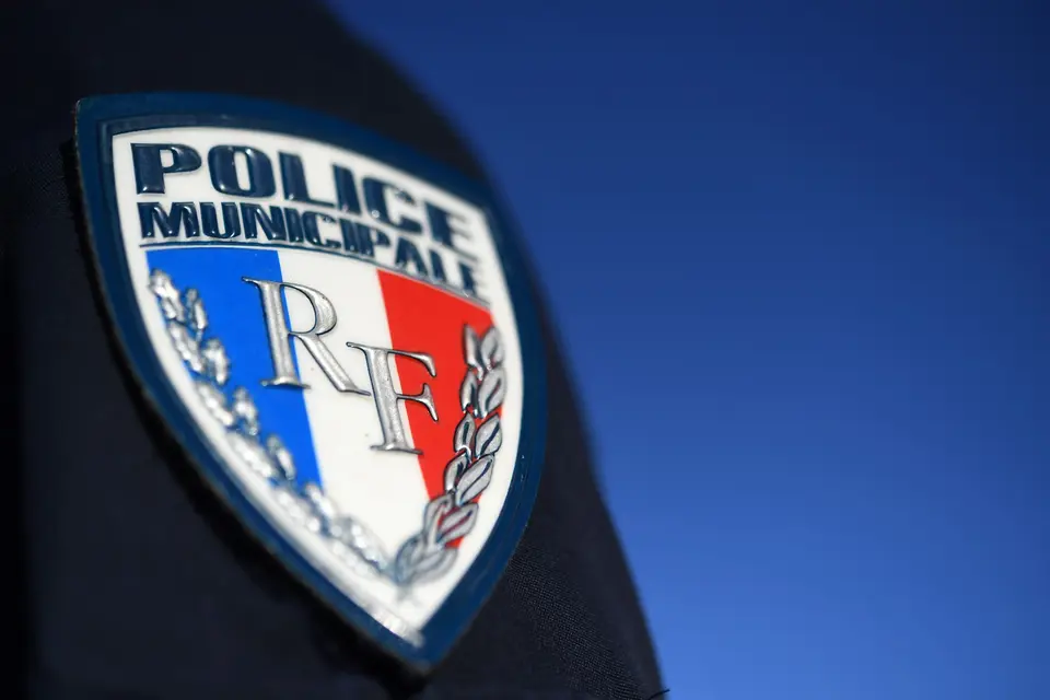 Fatal refusal to stop in Margny-lès-Compiègne: municipal police officer charged with causing death by dangerous driving