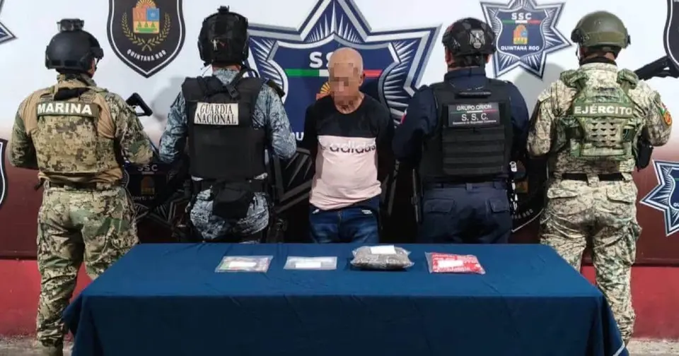 Cubano arrestado en Cancún con 102 dosis de droga y billetes falsos