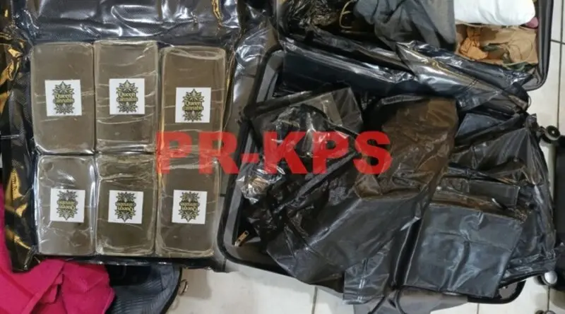 Politieagent aangehouden met marihuana in koffers bij controlepost Burnside
