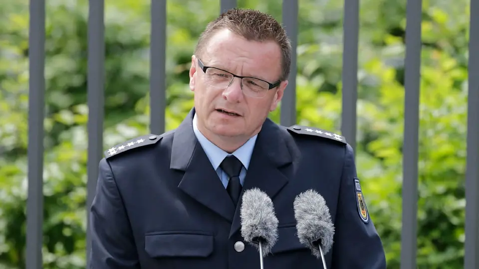 Serious allegations against GdP deputy Hüber: assault on East German refugee?