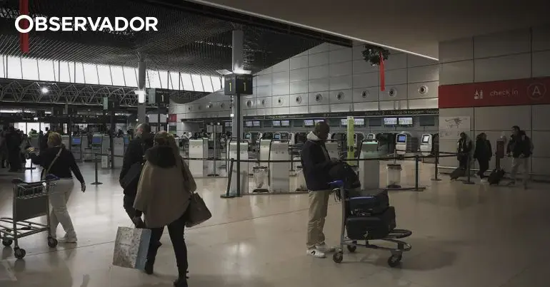 Homem detido no Aeroporto de Lisboa com 3,4 kg de cocaína da América do Sul