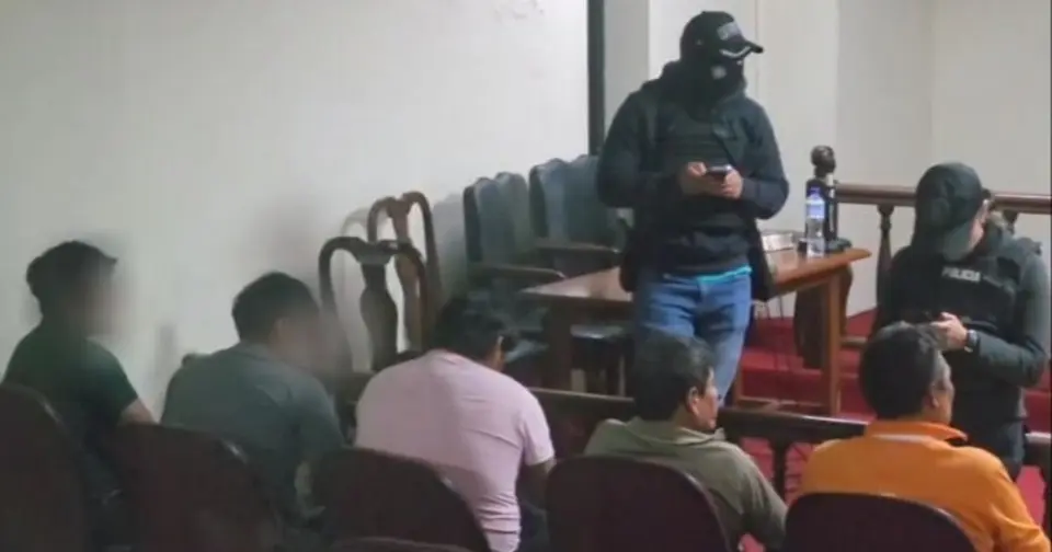 Bolivian court sends two people to prison after San Julián road disturbances