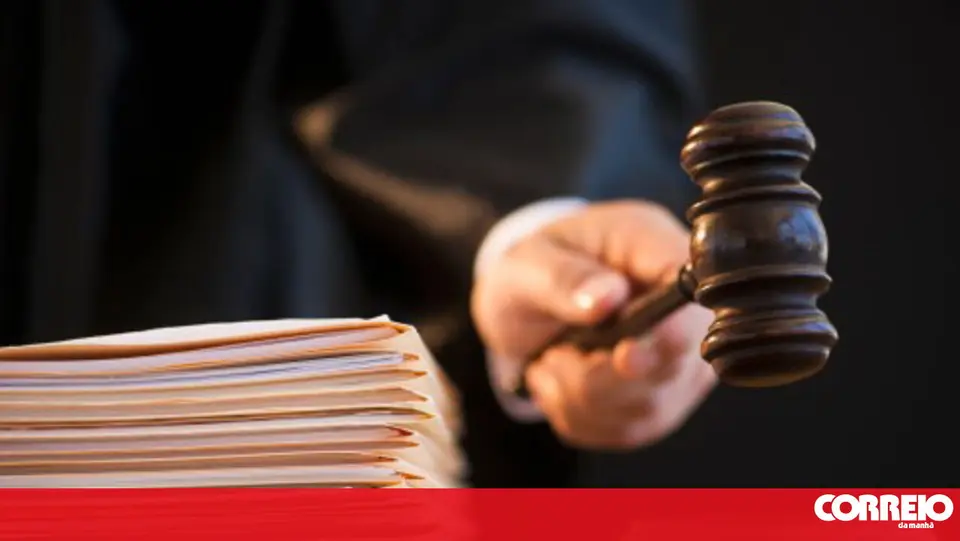 Treze detidos com combustível para narcolanchas libertados por falta de procuradores no Algarve
