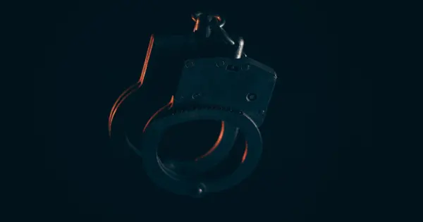Robbery in Daugavpils: three men placed bag over victim's head and stole handbag