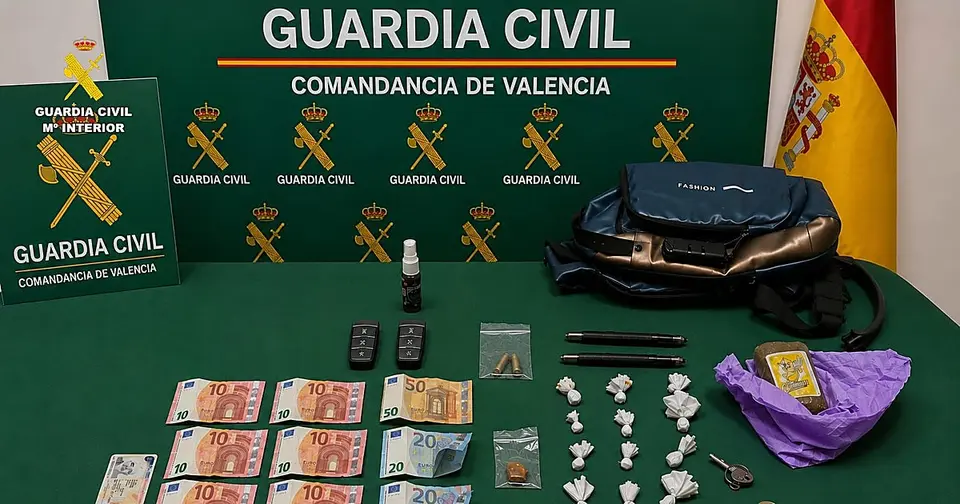 Man arrested in Chiva with drugs and two pen guns during patron saint festival