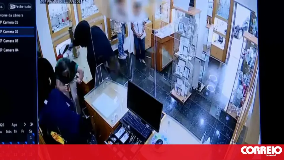 Grupo armado assalta duas ourivesarias em Almada e Seixal; mulher ferida