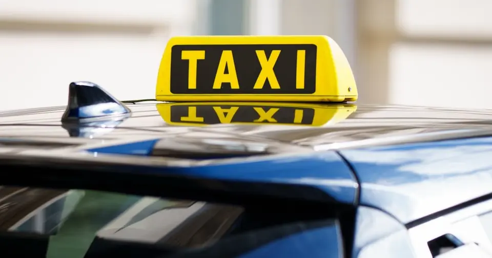 Taxifahrer (67) in Wien-Floridsdorf überfallen und verletzt – 19-Jähriger festgenommen