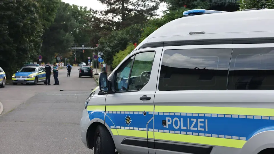 Massenschlägerei zwischen Chemie- und Lok-Fans in Leipzig – Polizei sucht Zeugen