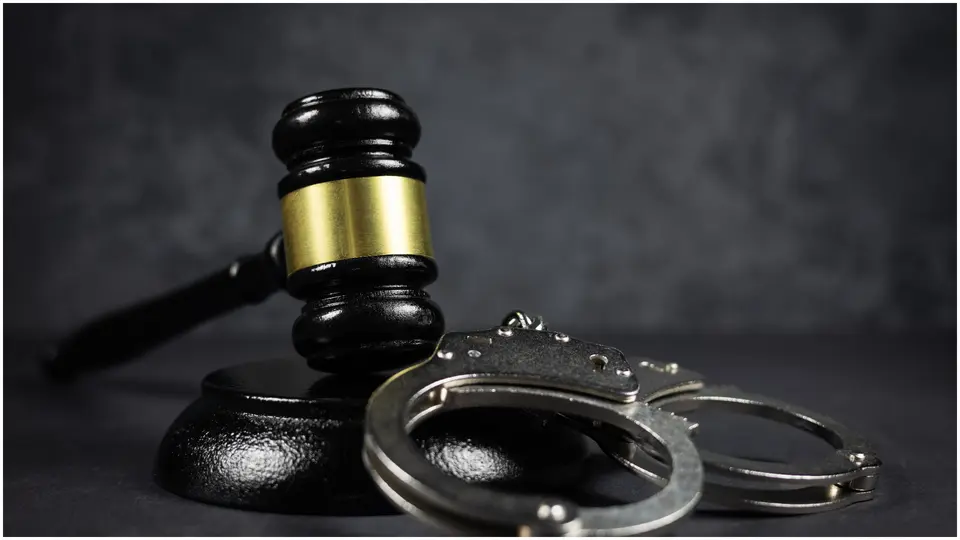 Minor de 17 ani arestat după ce a lovit cinci mașini în București, sub influența cocainei și alcoolului
