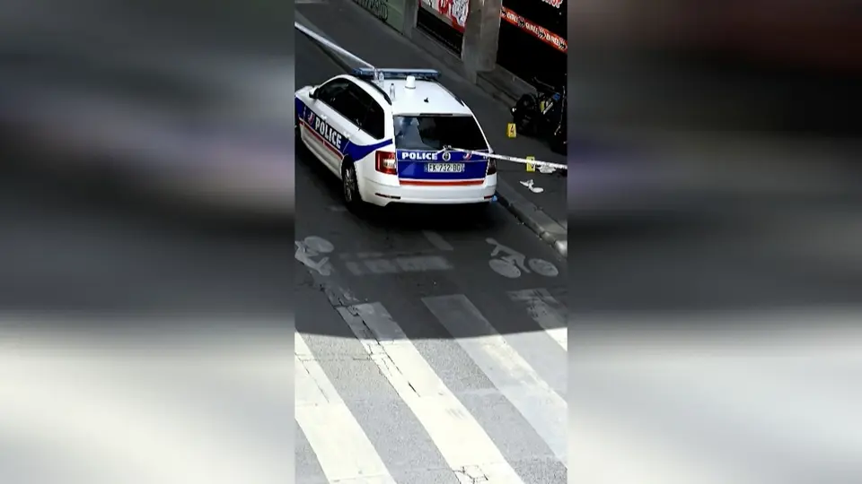 Cyclist stabbed in throat in Paris following dispute with motorist
