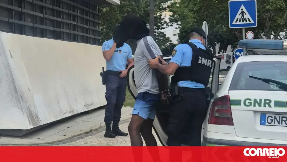 Condutor que atropelou 16 pessoas em Albufeira investigado pela PJ