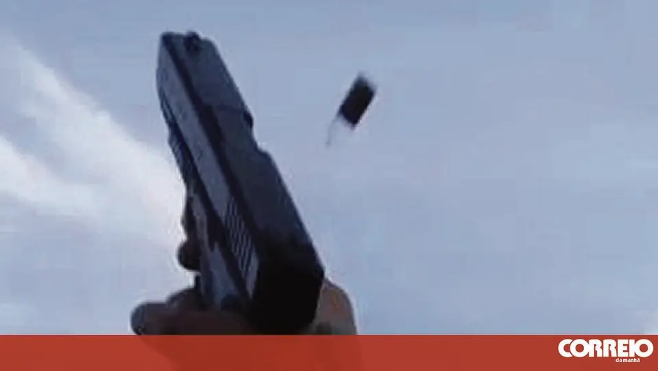 Glock 19 idêntica à da PSP encontrada em telhado nos Olivais, Lisboa