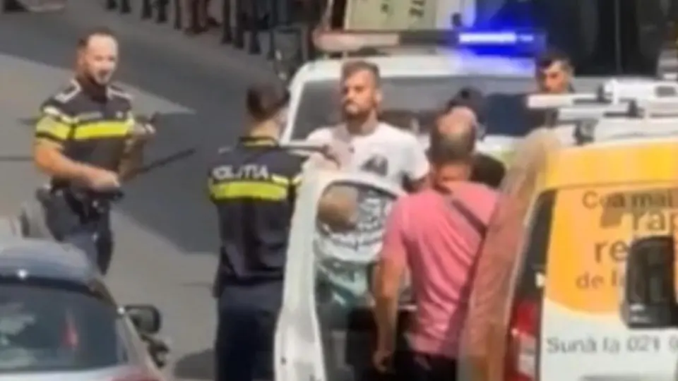 Two police officers attacked in central Brașov: fractured nose and forehead wound, seven detained