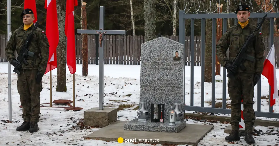 Zabójca polskiego żołnierza ukrywa się na Białorusi. Śledztwo zawieszone