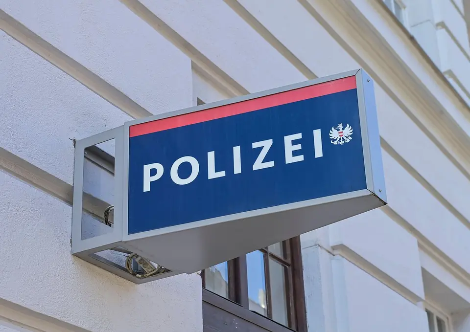 673-Diamond Necklace Worth €3.7 Million Stolen from Vienna Museum